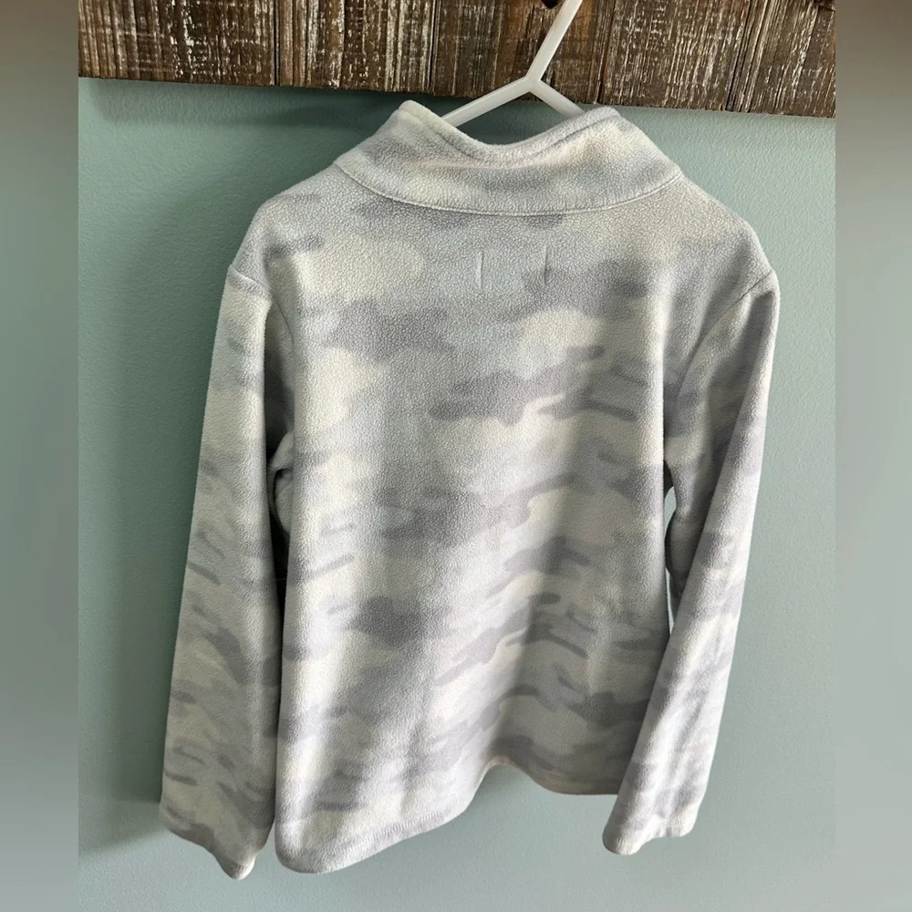 The Children's Place girls sweater grey camo size M 7-8